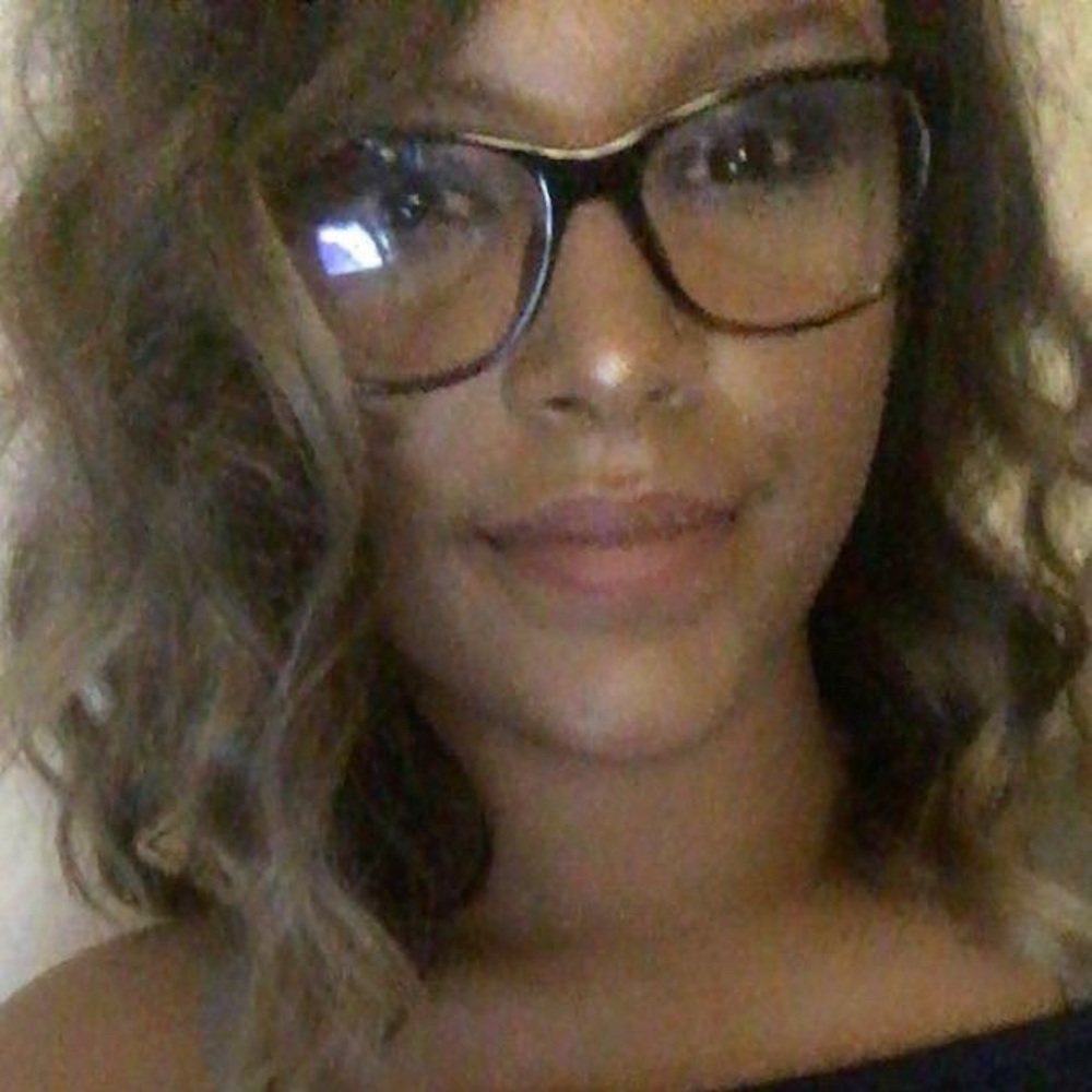 Meet your Posher, Khiana